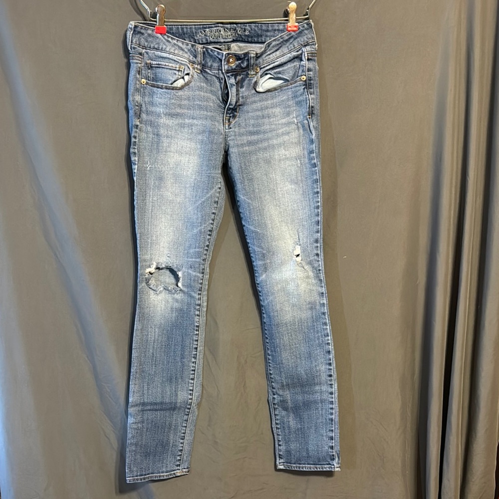 American Eagle Outfitters Light Blue Distressed Skinny Jeans